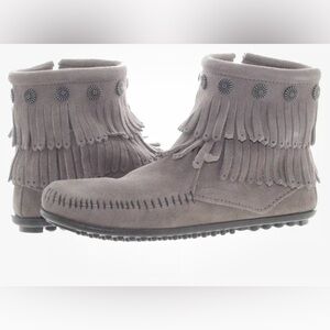 Minnetonka Double Fringe Side Zip Boot Grey Size 7.5 Women's Booties